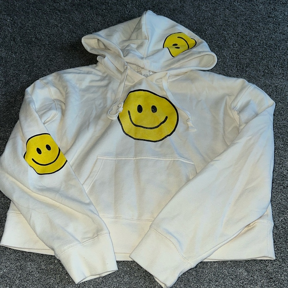 Smiley face cropped hoodie